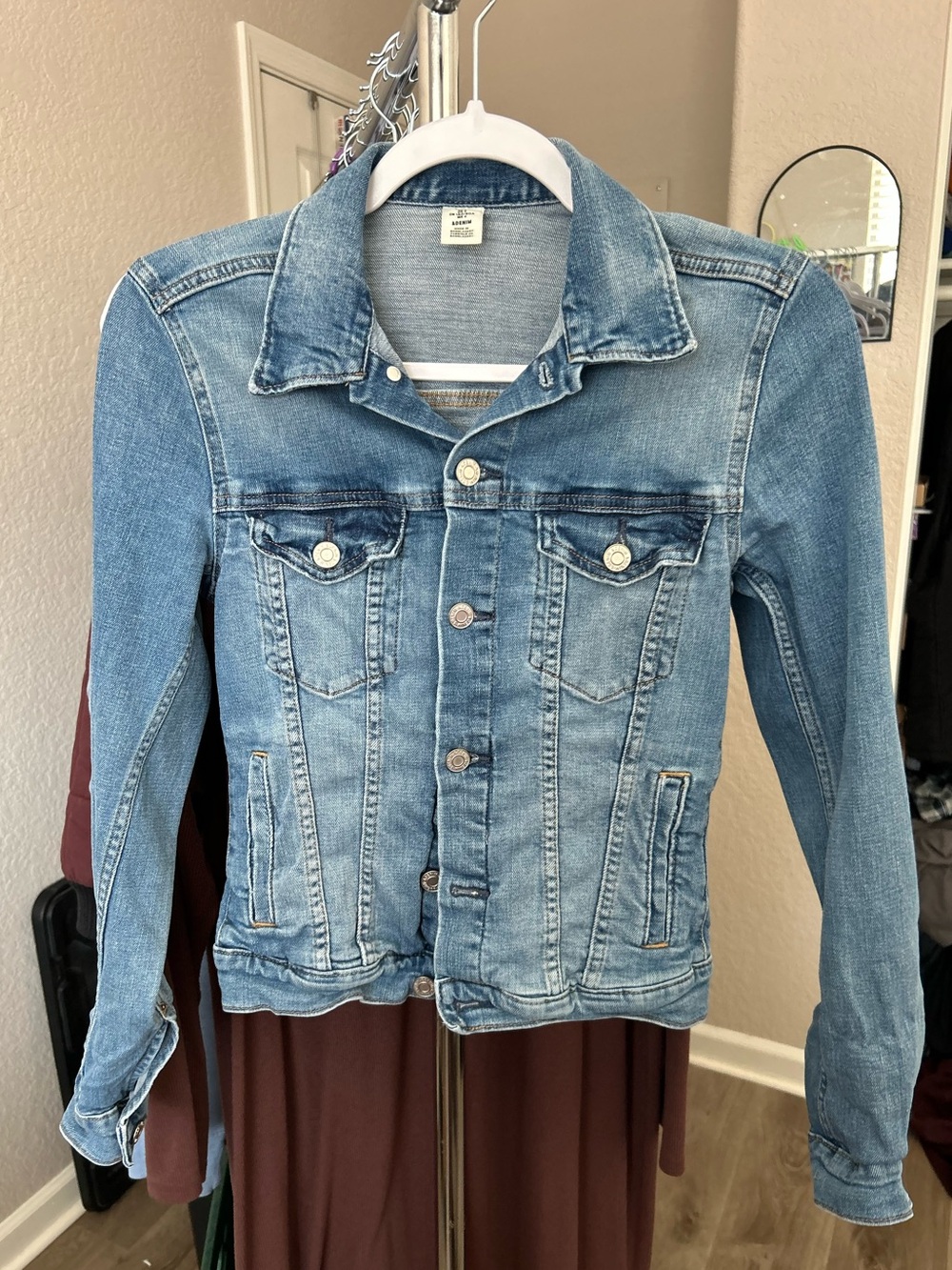 Classic Light Blue Denim Jacket - Unbranded